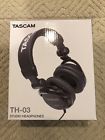 4334427320 Focus Camera Tascam Studio Headphones Closed Back Padded 0043774033218