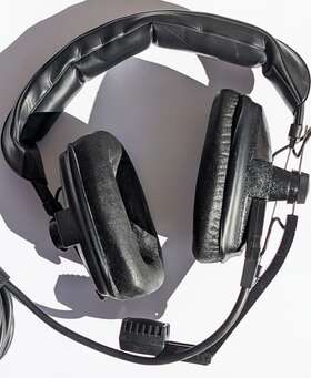 Beyerdynamic 100 400 Dt Ohm Black Double-muff Broadcast Headset 5-pin Xlr Used