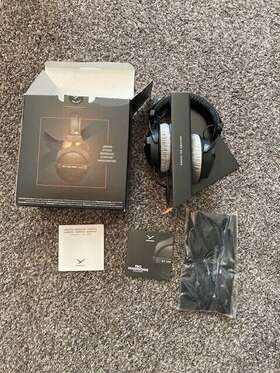 Beyerdynamic 4747469 Dt 770 Pro 80 Ohm Studio Headphones