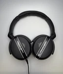 Audio-technica ATH-ANC27 Quietpoint Active Noise-canceling Headphones. Fixed Price $14.99.